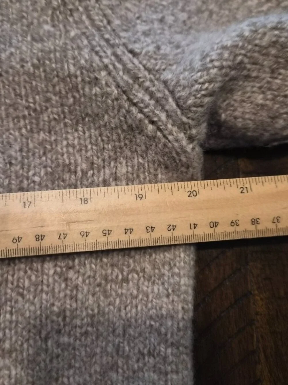 LL Bean Sweater Men's L Tall Fits S 100% Lamb's Wool Henley Pullover Gray G800